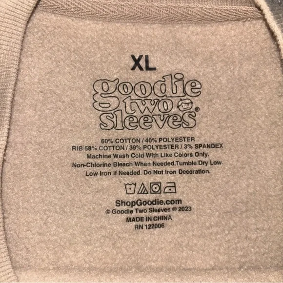 Yellowstone Beige Women’s Sweater XL - Picture 3 of 6